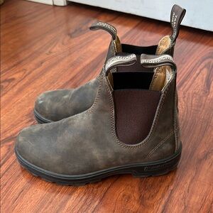 Blundstone Chelsea boots